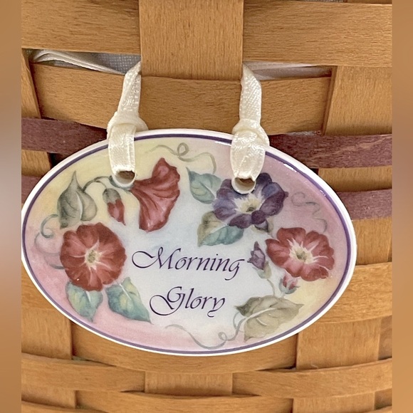 Longaberger morning glory basket with plastic liner 2000 in excellent condition - Picture 2 of 4